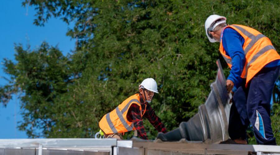 Professional gutter cleaning in Brentwood, MD